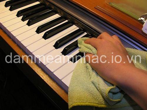 Cách Vệ Sinh Phím Đàn Piano Hiệu Quả - Hướng Dẫn Chi Tiết Từ Hoàng Gia Trang